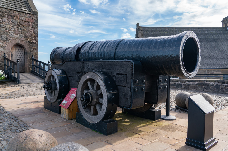 Mons Meg y los distintos cañones del Castillo de Edimburgo