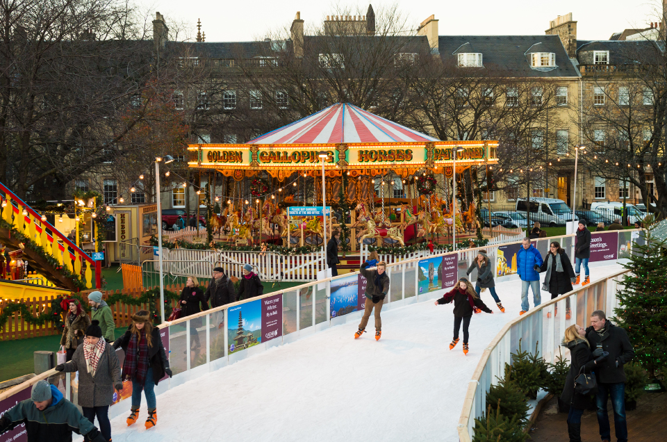 Patinar sobre hielo en Edimburgo
